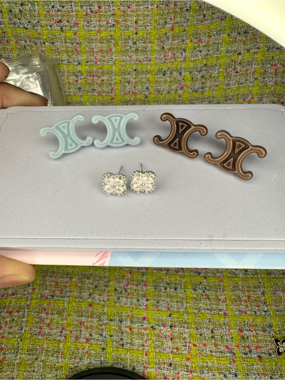 A great Double C Logo Stud Earrings - Light Blue and Brown 3 pairs